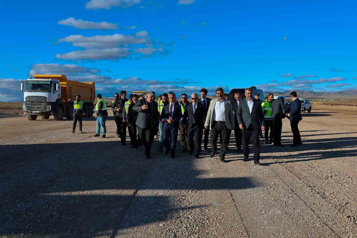 Sivas Nuri Demirağ Havalimanı'nın yeni pisti 4 Eylül 2027'de hizmete açılacak