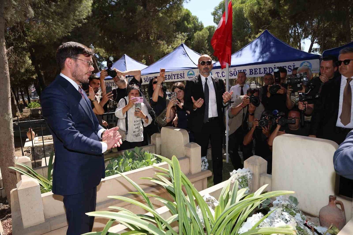 Süper Vali Recep Yazıcıoğlu vefatının 23. yılında memleketi Aydın Söke\'de dualarla anıldı