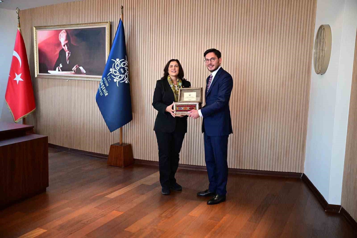 Tokat Belediye Başkanı Yazıcıoğlu, Aydın Büyükşehir Belediye Başkanı Çerçioğlu\'nu ziyaret etti