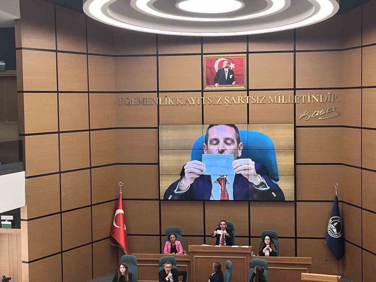 Üsküdar Belediye Meclisi\'nde başkanvekili seçiminin ilk turu tamamlandı