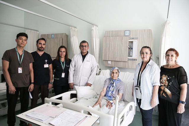 Bursa'da 76 yaşındaki hastaya TAVI yöntemiyle biyoprotez kapak yerleştirildi