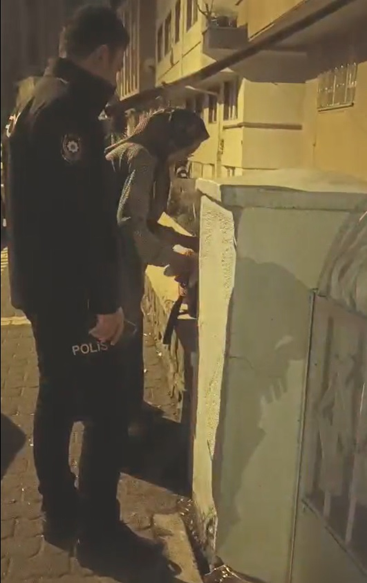 Kayseri\'de yolunu kaybeden 76 yaşındaki kadını polis evine teslim etti