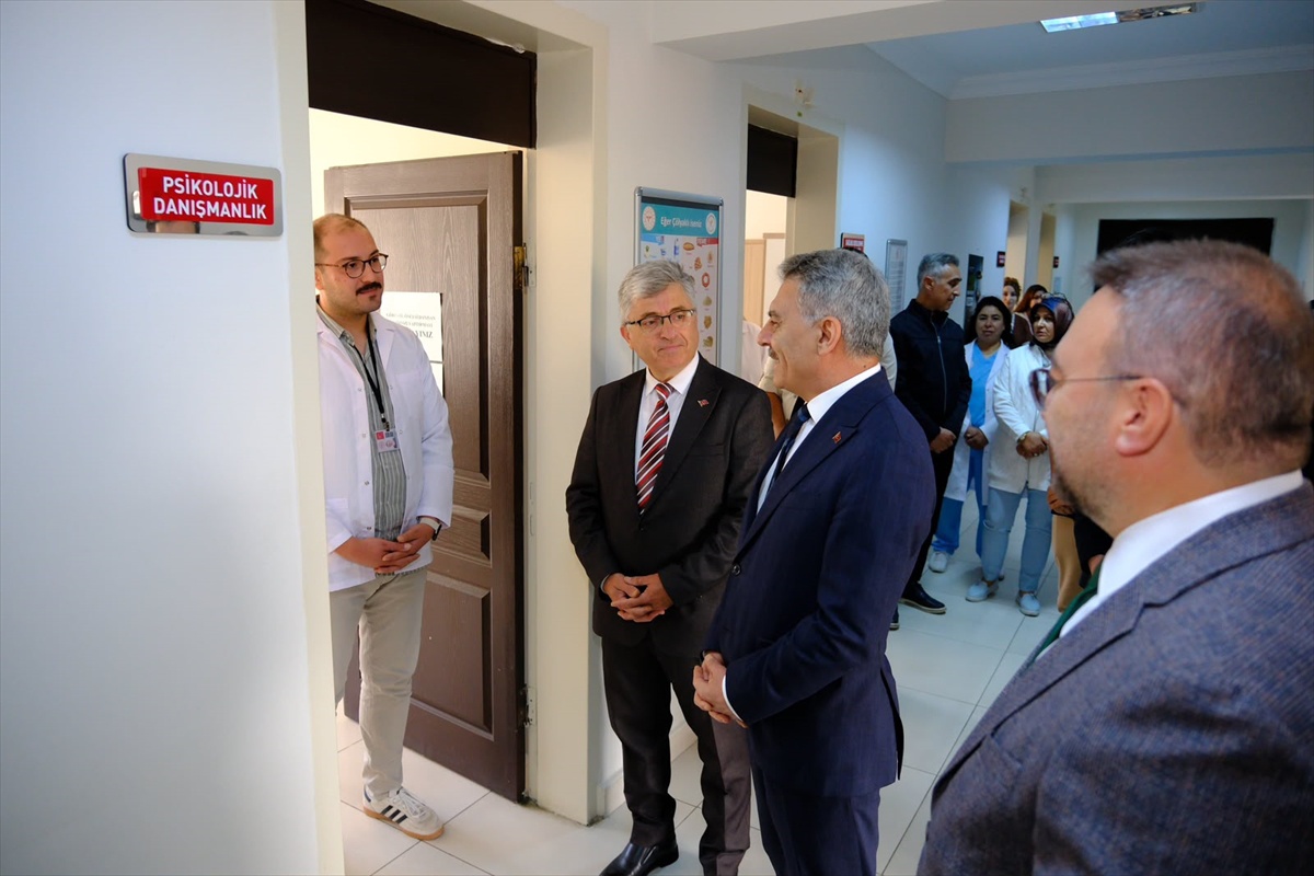 Yozgat Valisi Özkan, Sağlıklı Hayat Merkezini ziyaret ederek ücretsiz hizmetleri inceledi