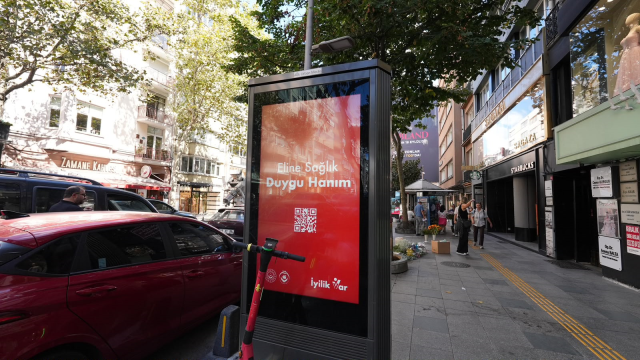 81 ildeki billboardlarda yer alan QR kodlu mesajlar merak uyandırdı