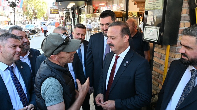 Ağıralioğlu Kırıkkale'de esnafı dinledi, parti binasında partililerle buluştu