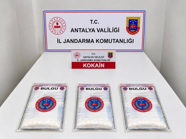 Aksu'da 2 kilo 750 gram kokainle yakalanan 4 şüpheliden 2'si tutuklandı