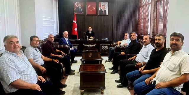 Araban'da Başkan Altun, Kaymakam Ceylan'a tarım ürünleri hakkında bilgi verdi