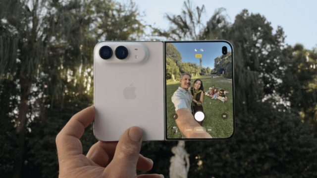 Apple ilk katlanabilir iPhone'u tanıttı! İşte satış fiyatı ve teknik özellikleri