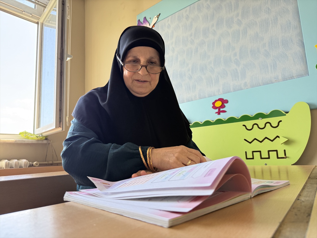 Tekirdağ\'da babasının okula göndermediği 61 yaşındaki Ayşe Adaş okuma yazma öğrendi