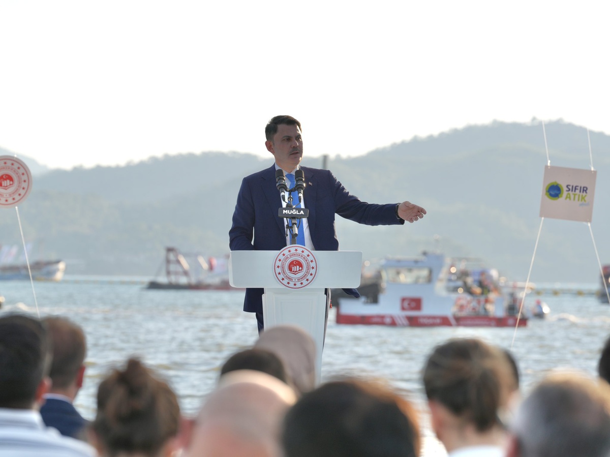Bakan Kurum: Fethiye\'de 16 milyon metreküp dip çamuru 3 yılda temizlenecek