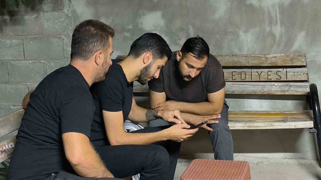 Batan gemide kapıyı kırarak insanları kurtarmaya çalışan Kürşat Bahadır o anları anlattı