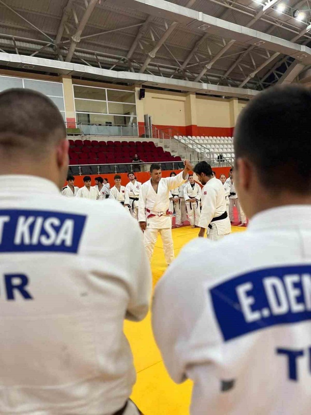 Bilecik'te 1., 2. ve 3. Dan judo sınavında 58 kursiyer ter döktü
