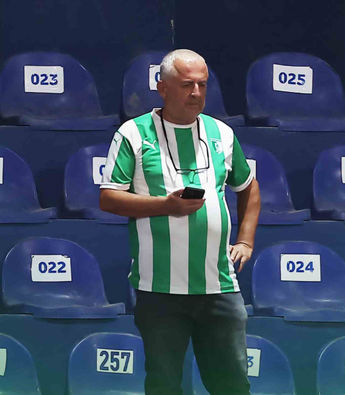 Bodrum FK, Mardin deplasmanında bayrak açan taraftara ömür boyu kombine hediye etti
