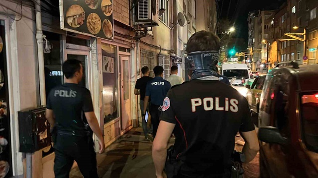 Bursa'da ahlak uygulamasında bir şüpheliden uyuşturucu çıktı