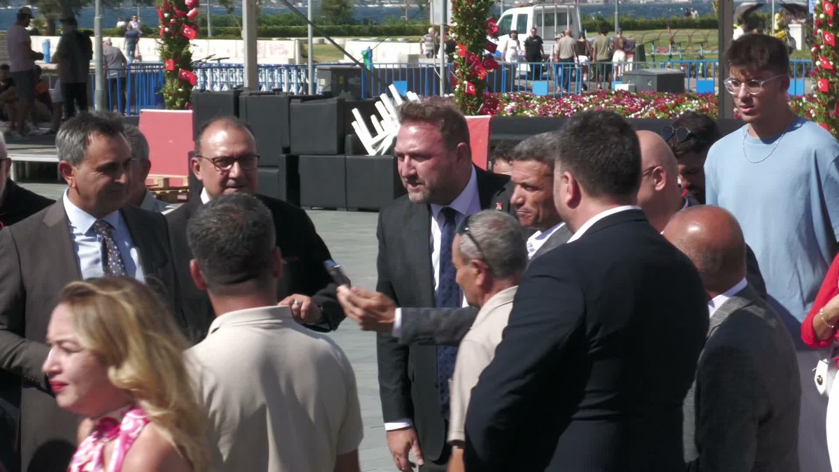 CHP İzmir İl Örgütü\'nden Cumhuriyet Meydanı\'nda 9 Eylül töreni...Utku Gümrükçü: “Seçim startını veriyoruz”