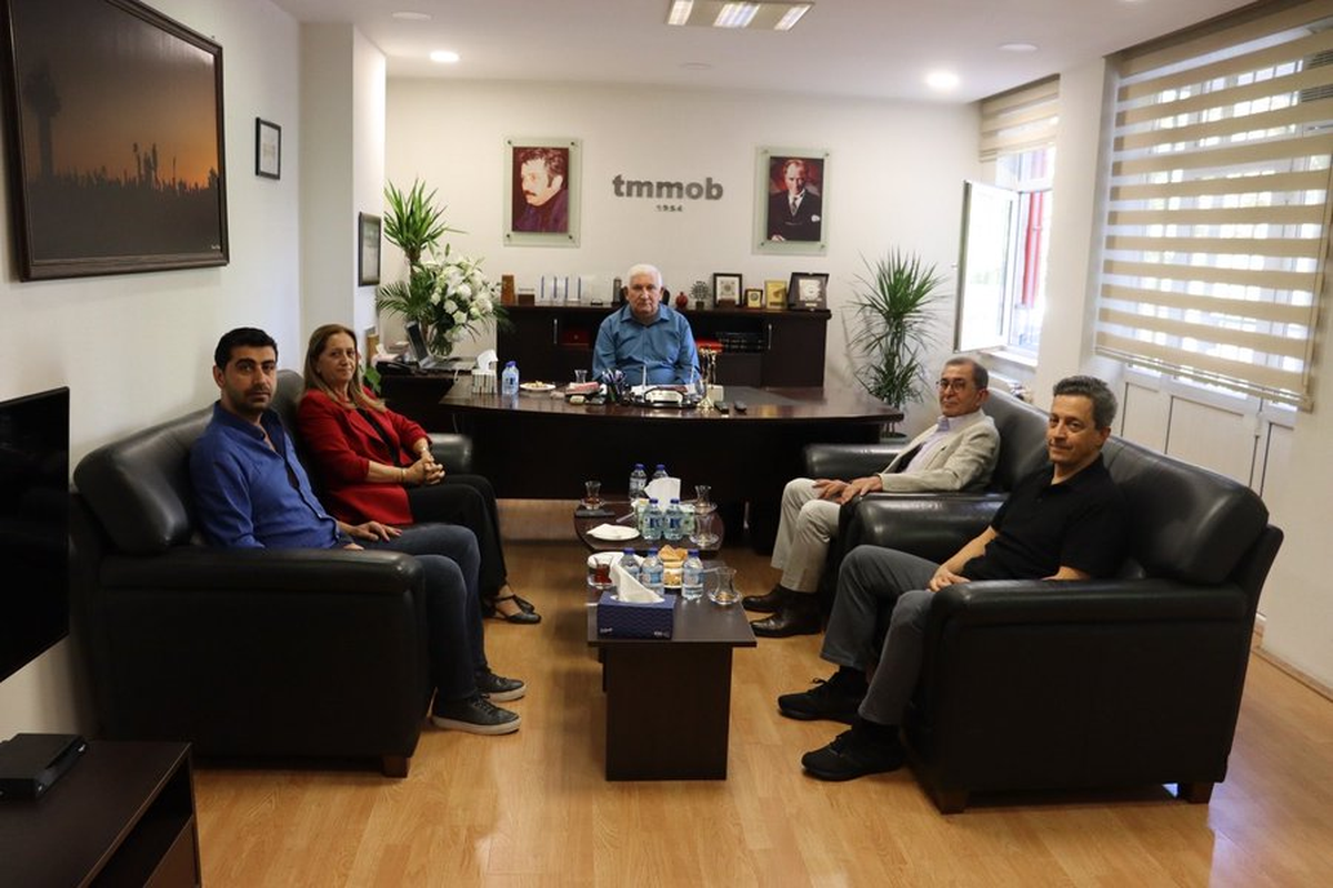 DİSK Genel Başkanı Çerkezoğlu ve beraberindekiler, TMMOB\'u ziyaret ederek görüştü