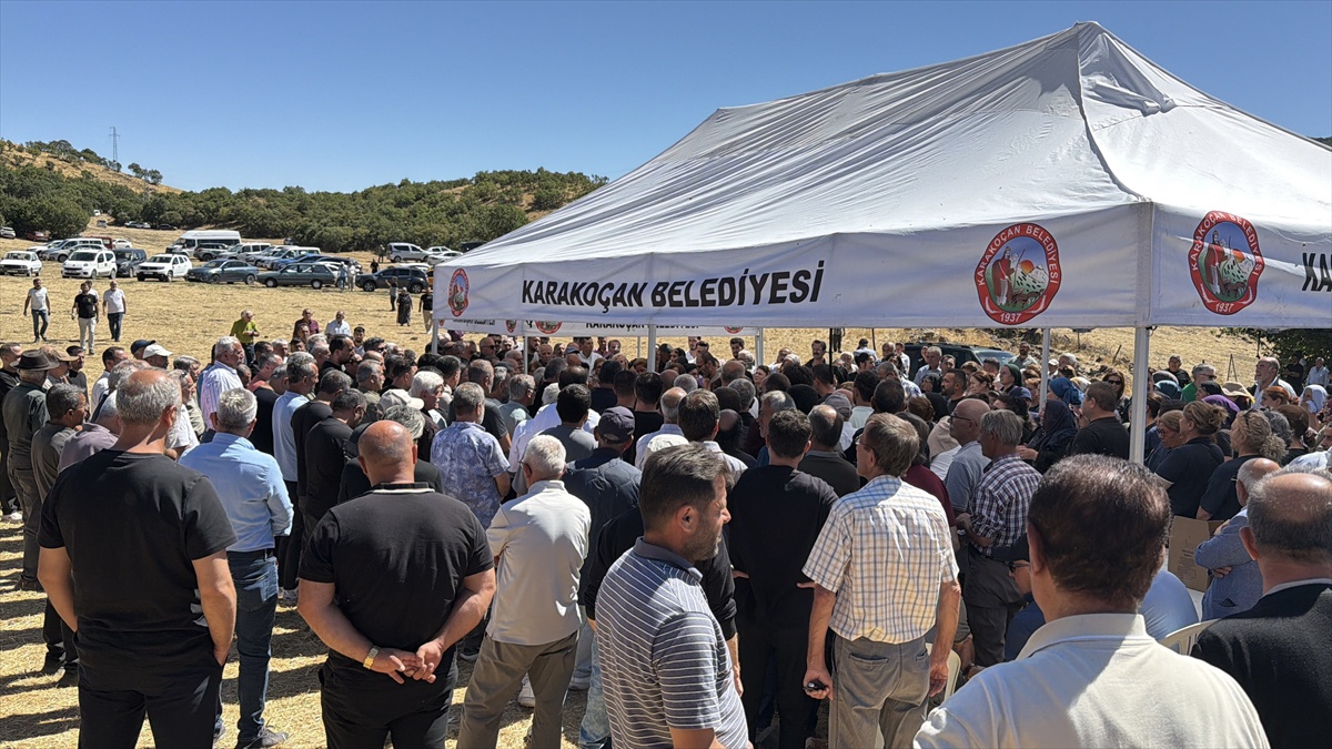 Elazığ Karakoçan\'da yangın süsü verilen cinayetin kurbanı çift toprağa verildi