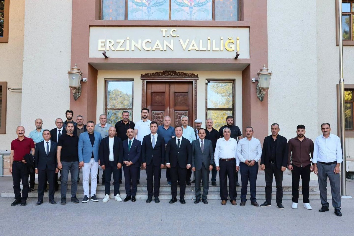 Erzincan\'da tulum peyniri üreticileri kalite standartları için Vali Aydoğdu ile bir araya geldi