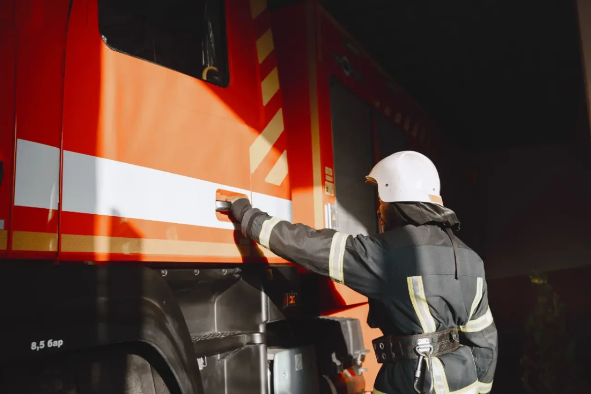 Fransa\'da 256 bin itfaiyeci, çalışma koşullarına tepki olarak 6 haftalık greve başladı