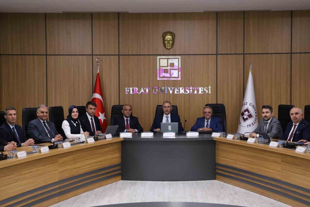 Fırat Üniversitesi'nde 2026-2027 eğitim yılı hazırlıkları Senato'da görüşüldü
