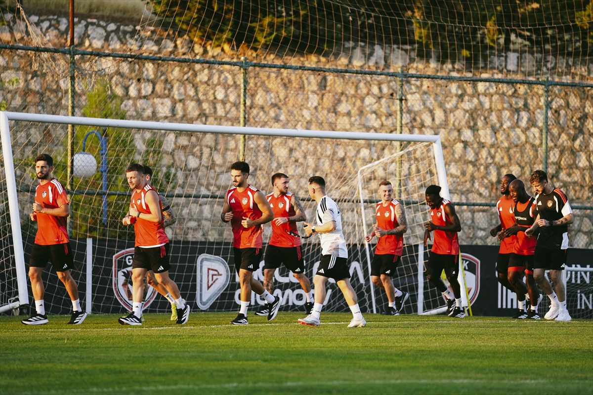 Gaziantep FK, Fenerbahçe maçı hazırlıklarına Orhan Ak yönetiminde başladı