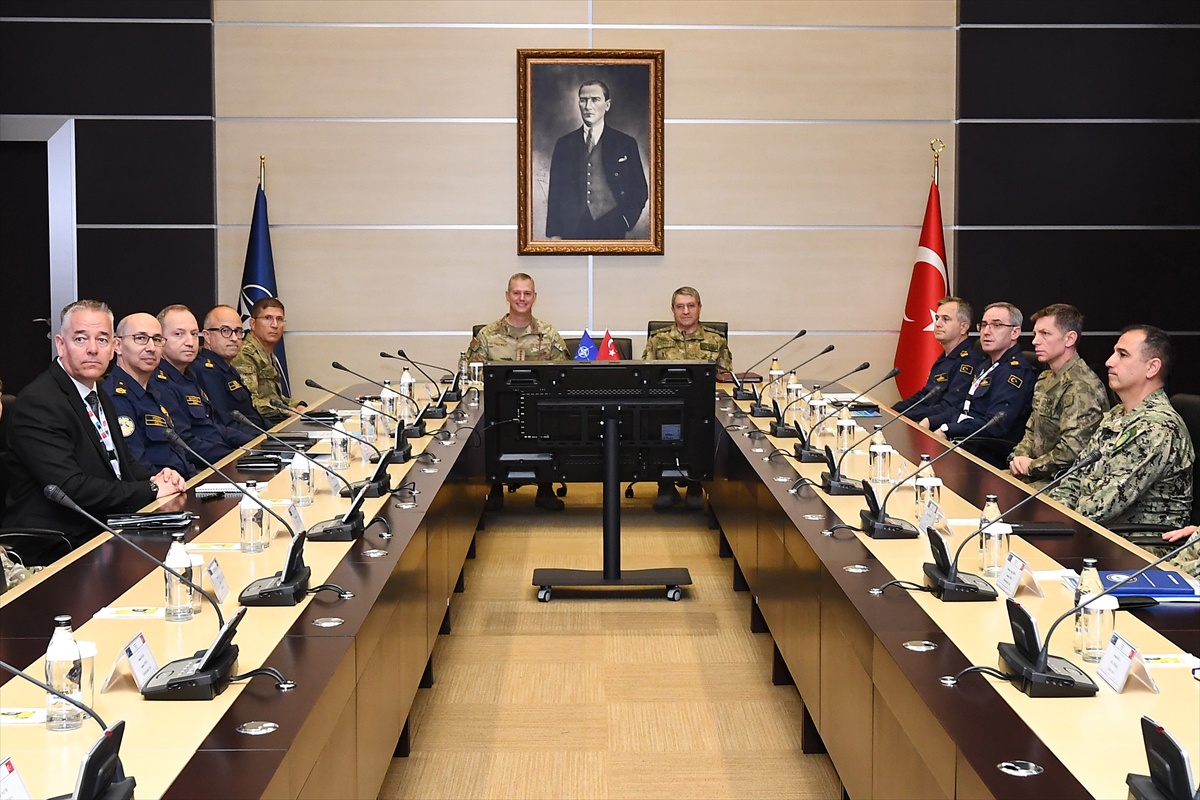 Bayraktaroğlu, SACEUR Grynkewich ile NATO temaslarını görüştü