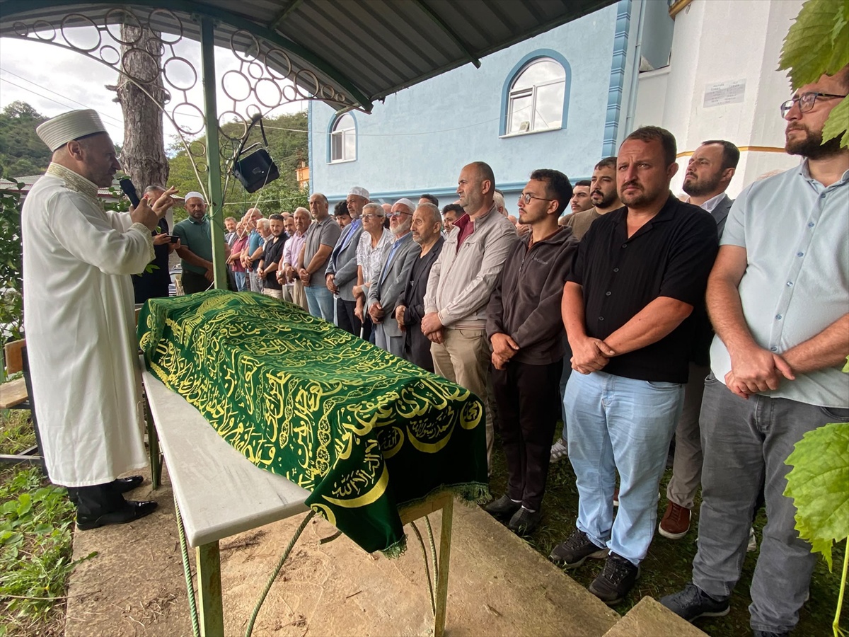 Giresun Görele\'de kazada ölen imam Yusuf Turan son yolculuğuna uğurlandı