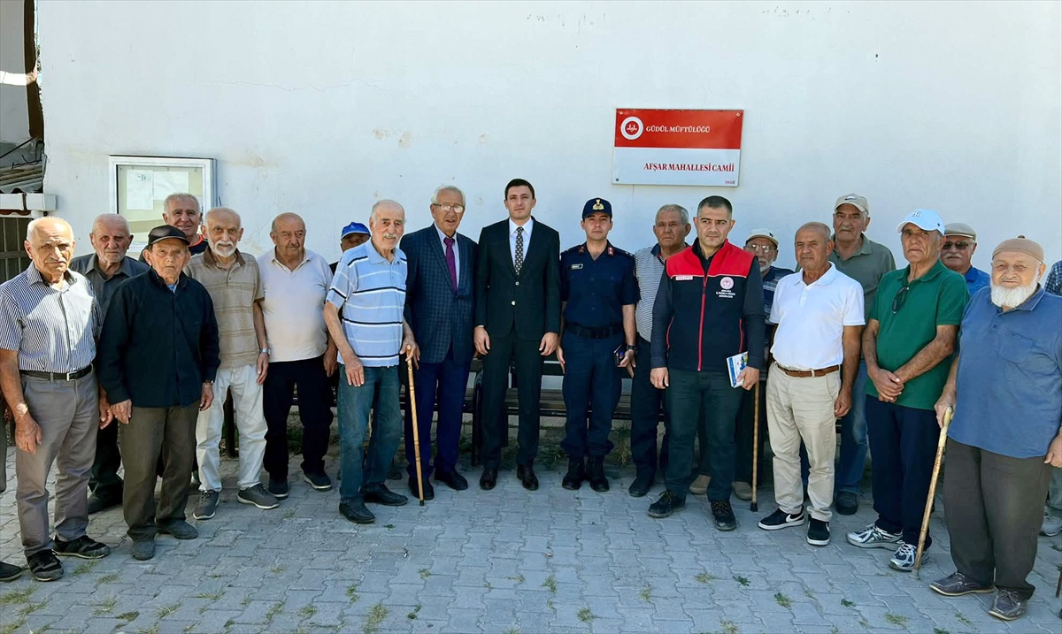 Güdül Kaymakamı Akar, Afşar Mahallesi sakinlerinin sorunlarını yerinde dinledi