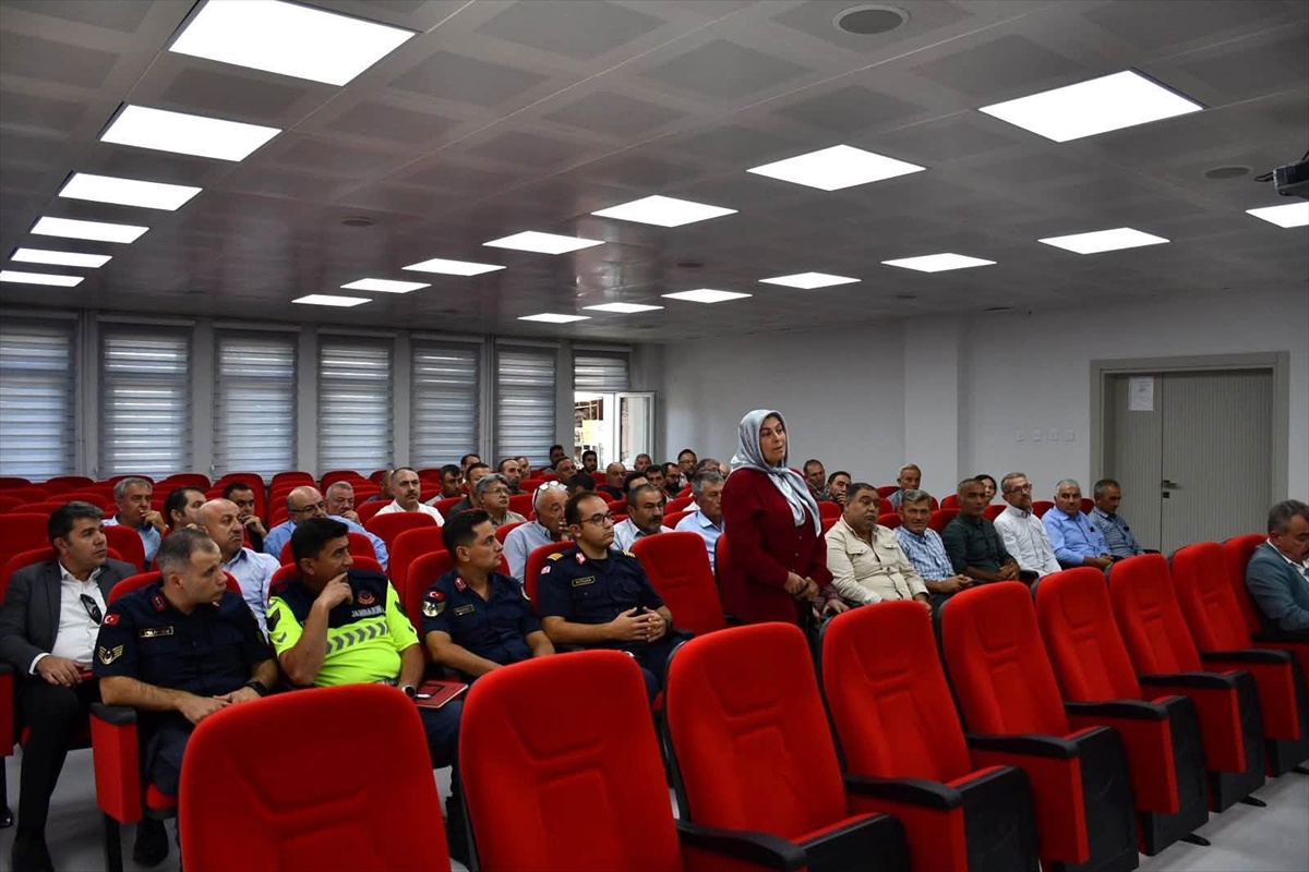 Gümüşhacıköy\'de Okul Güvenliği Toplantısı Kaymakam Güneş başkanlığında yapıldı