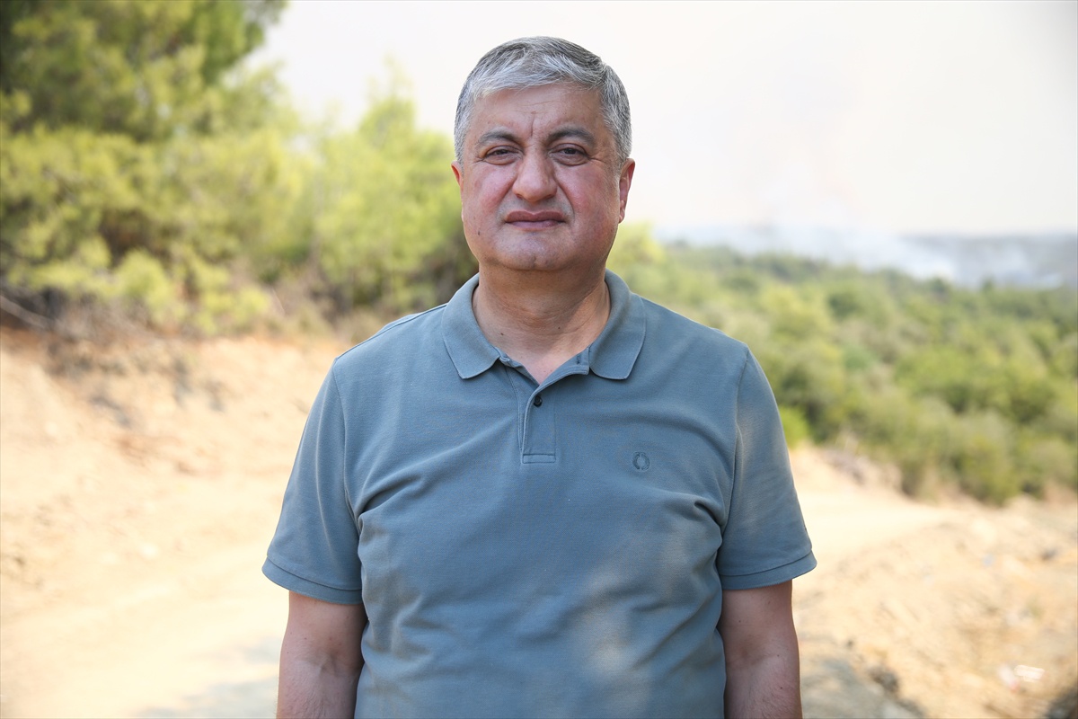 Adana\'daki orman yangınında ekipler İmamoğlu\'nda alevleri söndürmek için mücadele ediyor