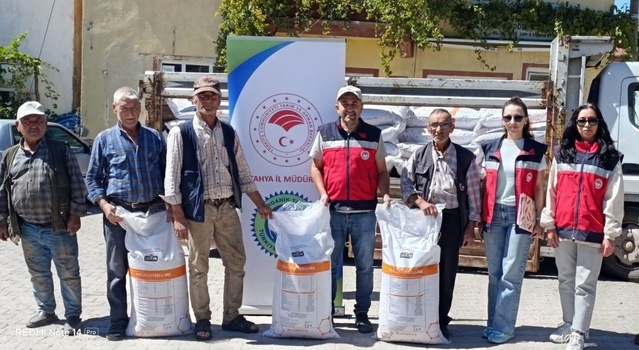 Kütahya Hisarcık Karbasan'da organik adaçayı üreticilerine gübre desteği verildi