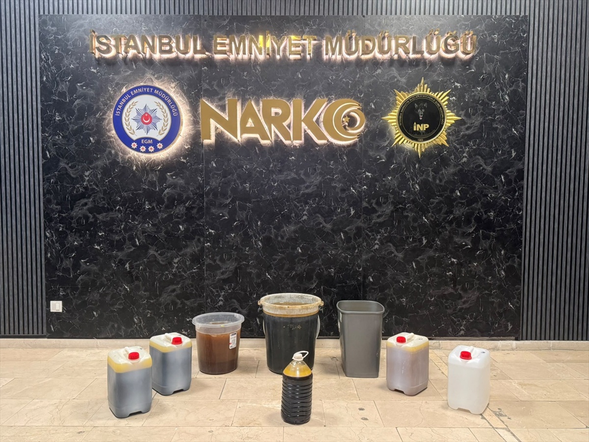 İstanbul\'daki uyuşturucu operasyonlarında 11 zanlı yakalandı