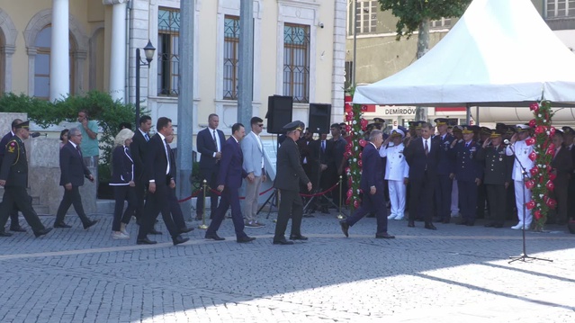 İzmir'in işgalden kurtuluşunun 104. yılı...Cemil Tugay: "İzmir, emanetini yere düşürmedi"
