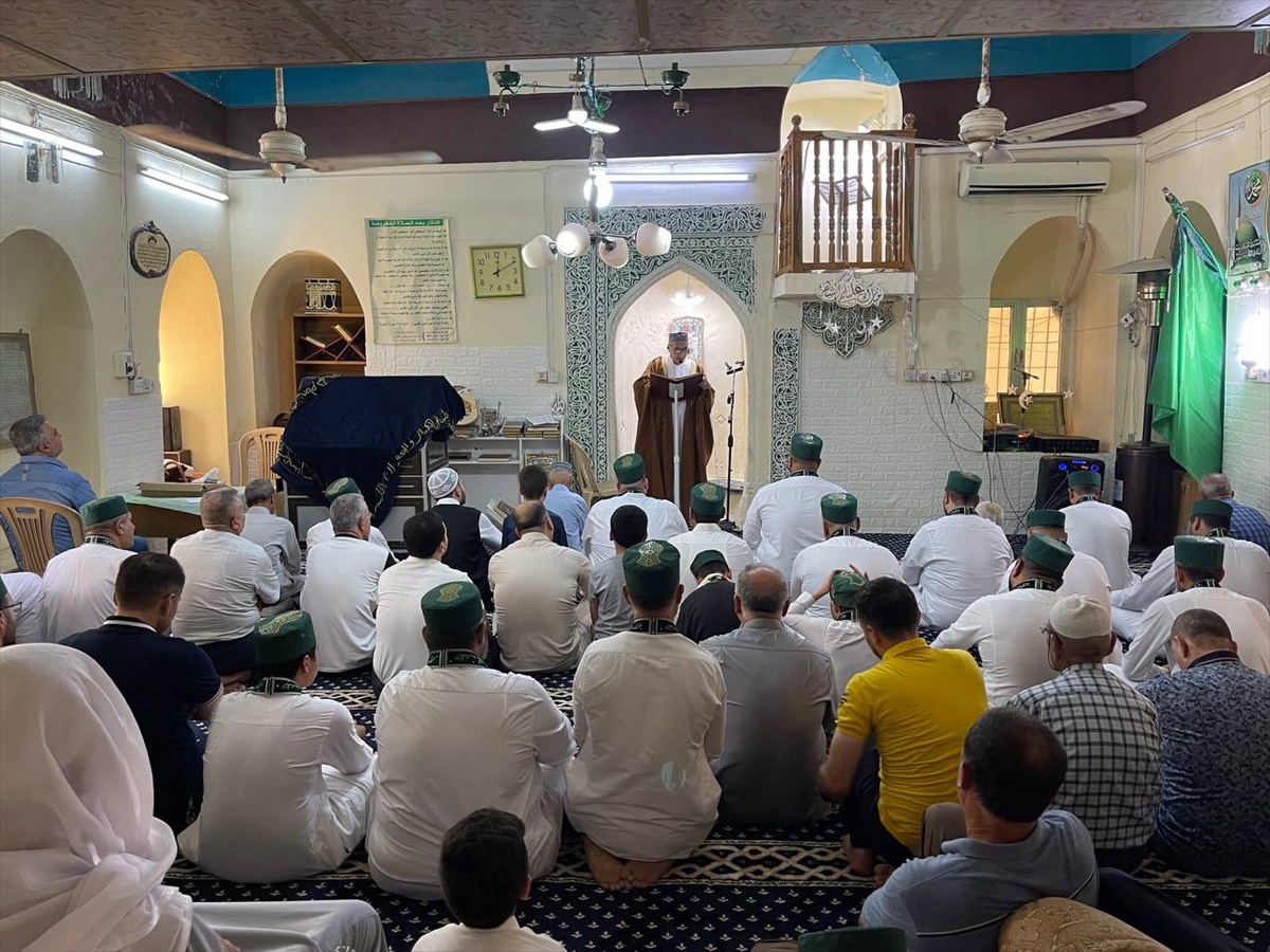 Kerkük\'te Osmanlı mirası cami 148 yıldır ezanla yaşıyor, her cuma yemek ikram ediliyor