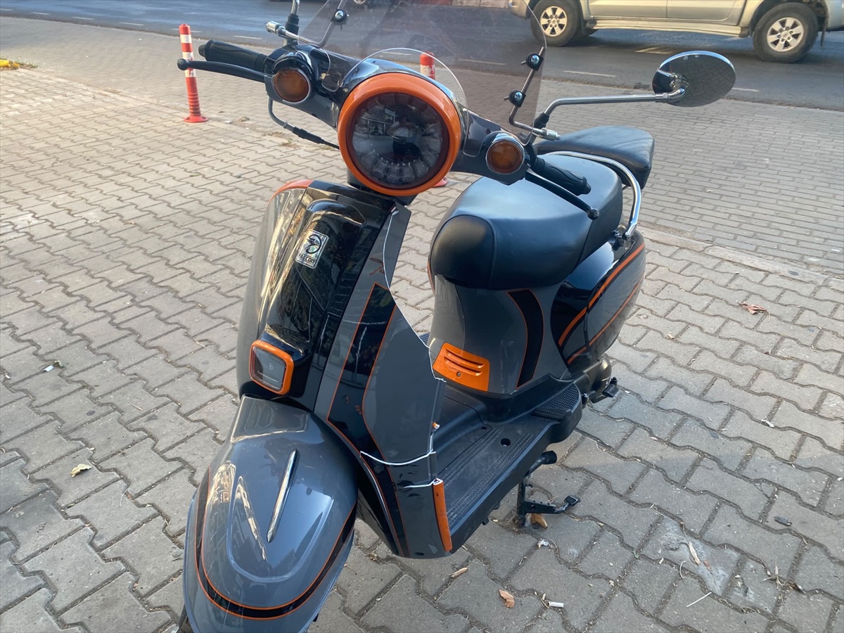Kırklareli Lüleburgaz'da otomobil ile motosiklet çarpıştı, 2 yaralı kamerada