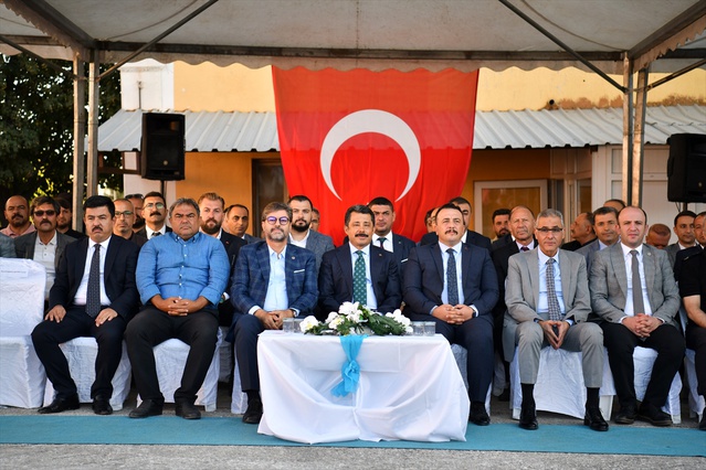 Kırşehir İl Özel İdaresi'nin 41 araç ve iş makinesi törenle hizmete girdi