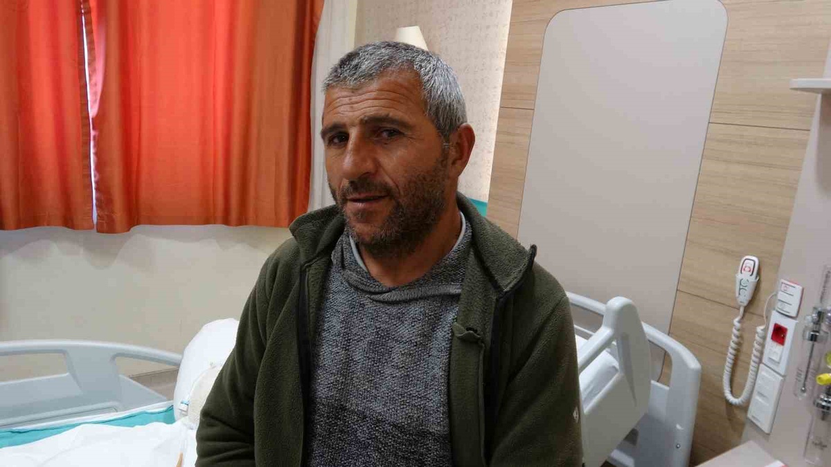 Ardahan'da ağıldaki yangında anne, kızını kurtarmak için alevlere girdi; yüzü ve elleri yandı