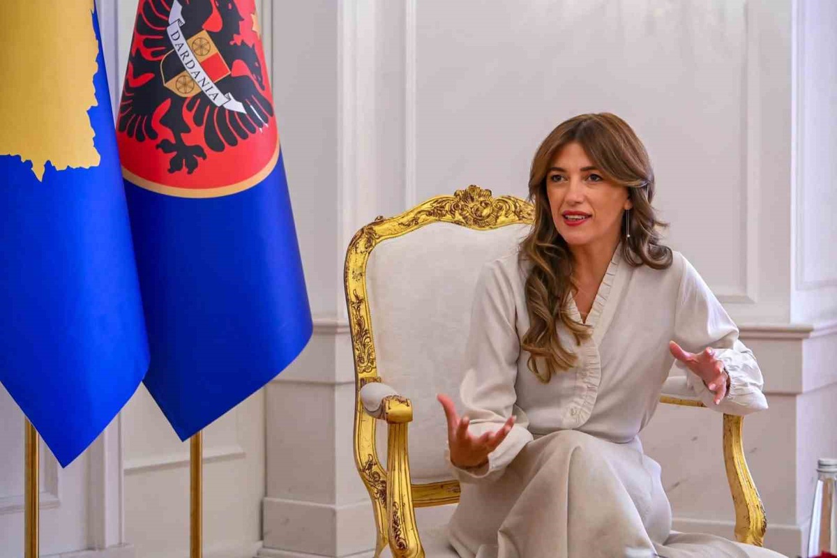 Albulena Haxhiu, Kosova\'da 62 oyla yeniden Meclis Başkanı seçildi