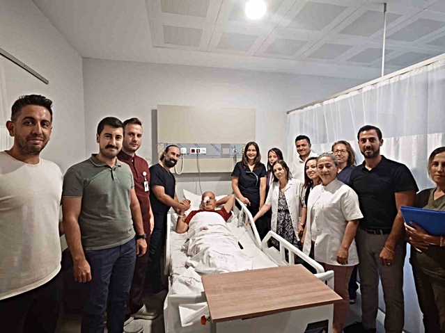 Marmaris Devlet Hastanesi'nde ilk katarakt ameliyatı başarıyla yapıldı