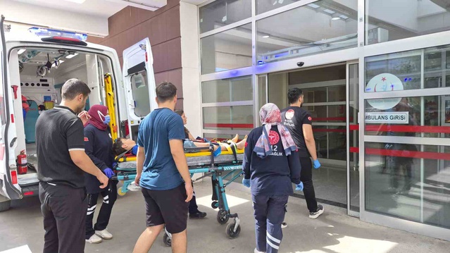 Adıyaman'da motosiklet ile bisiklet çarpıştı, 11 yaşındaki çocuk yaralandı
