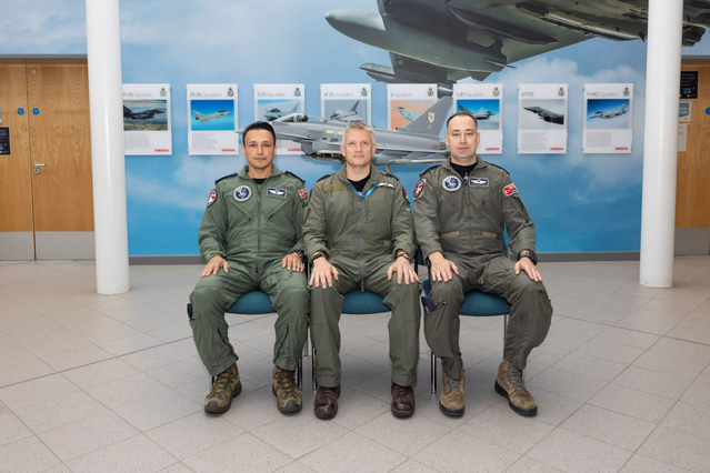 Türk pilotlar Eurofighter Typhoon uçuş eğitimlerine başladı