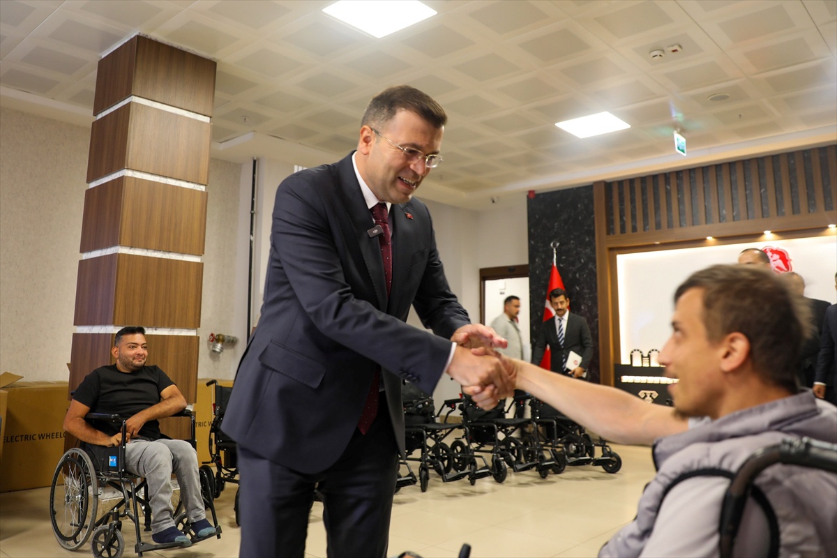 Niğde\'de 21 akülü sandalye ihtiyaç sahiplerine teslim edildi
