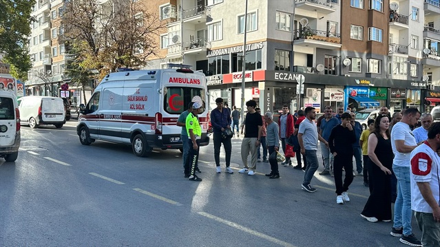 Niğde'de yayaya otomobil çarptı, yaralı hastaneye kaldırıldı