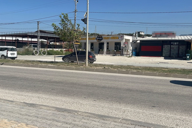 Aracın motor kısmında yaşanan patlama sonrası başına parça isabet eden 13 yaşındaki çırak hayatını kaybetti