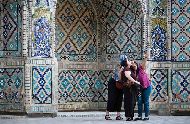Özbekistan 8 ayda 9,1 milyon yabancı turist ağırladı, gelir yüzde 53 arttı