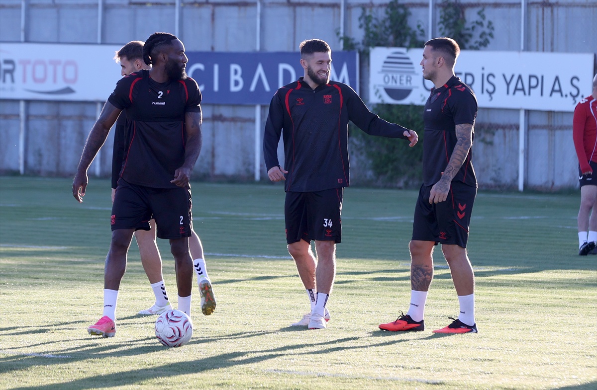 Sivasspor Teknik Direktörü Taşdemir: Galibiyet serisi yakalamak istiyoruz