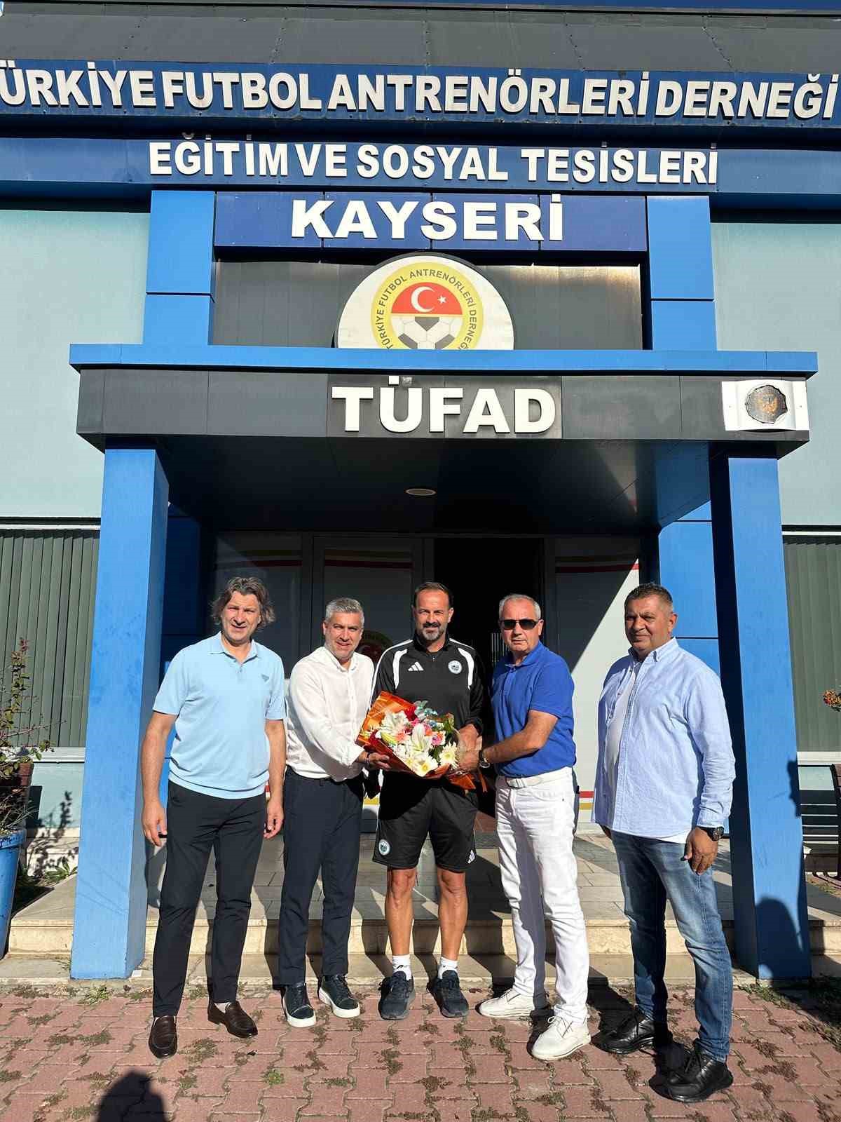 TÜFAD Kayseri Şubesi’nden Adem Çak’a ‘hoşgeldin’ çiçeği