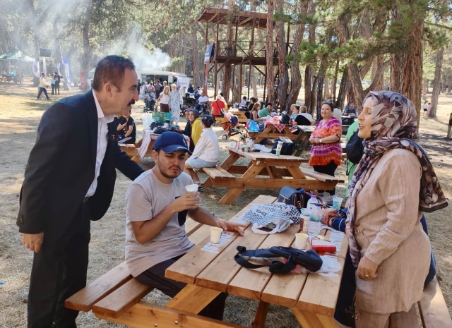 AHİD Engelsiz Yaşam Pikniğinde engelli bireyleri bir araya getirdi