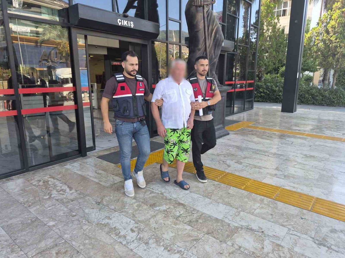 Alanya\'da otelde kadın personele taciz iddiasıyla Rus turist tutuklandı
