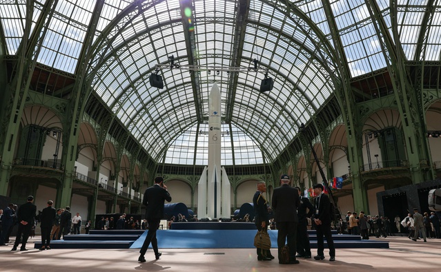 Uluslararası Uzay Zirvesi, Paris'teki Grand Palais'de çarşamba günü başladı